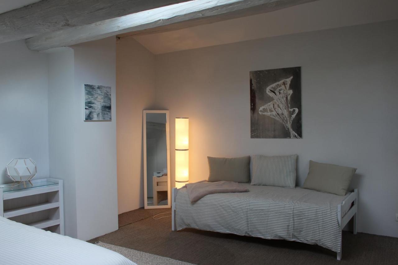 Mas Les Romarins, 10 Min D'Uzes, Piscine Et Grand Jardin Clos, Jeux, Nid De Repos Et Base Pour Activites Dans Le Gard (Adults Only) Екстериор снимка